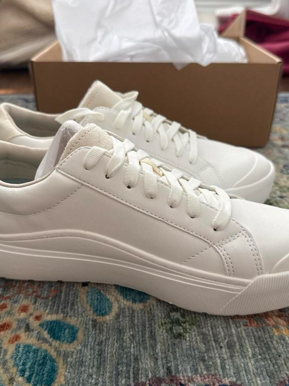 Dr. Scholl's Women’s White Leather Low-Top Sneakers - Picture 4 of 6